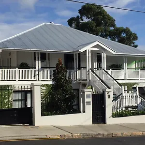 Heal House Bed & Breakfast Brisbane
